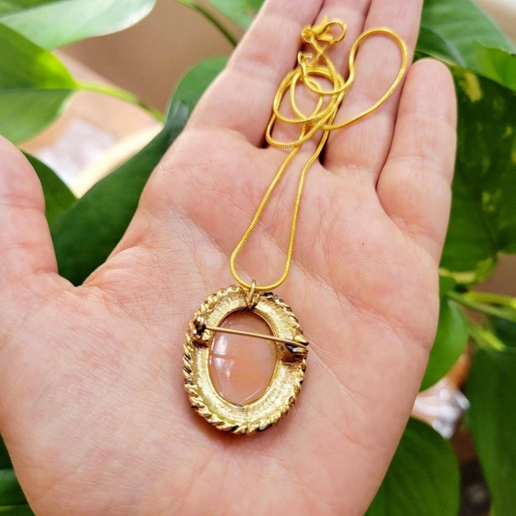 Vintage Classic Cameo Necklace and Boucher Brooch Pin - Picture 5 of 5